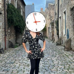 SANTA CRUZ CHICA JOVEN SOLO SALIDA Y COCHE