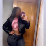 JOVEN LATINA DE TEZ MORENA EN LLEIDA