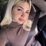 CAROLINA NOVEDAD EN BURGOS RUBIA EXÓTICA