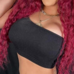 Chica coqueta y divertida