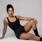 VALENTINA UN EXQUISITO BOMBÓN LATINO