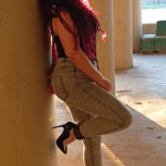 NOVEDAD SEVILLANA SIMPÁTICA Y CON CURVAS