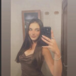 Kenia - Hola soy Kenia. Tengo 19 años y una presencia que combina juventud elegancia y una energía m