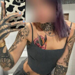 Jovencita tatuada por Triana