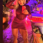 Cloe - Así es Cloe Cloe un espíritu libre y lleno de vivacidad que aporta un toque de alegría a cada