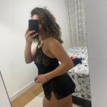 Escort de lujo - Kiara – Elegancia y compañía inolvidable Hola soy Kiara una chica encantadora femen