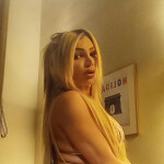 Paulina en el centro de Santiago de compostela