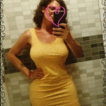 Podria ser la vecina de arriba .me pillas tendiendo ropa.y... .sorpresa!! te imaginas? Española mm salamanca