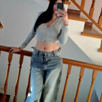 Hermosa universitaria de visita en aranjuez de mente abierta