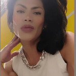 Gisellcuerpo atlético confortable en casa