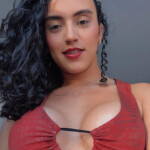 Morena Latina - Hola. Soy Ana María... Vengo de la ciudad de Medellín Colombia. Me gusta la buena co