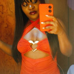 Africana - Una chica africana con sabor a chocolate llámame y disfruta conmigo.