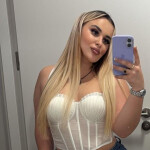 Carla española cómplice