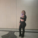 LAURA ELEGANCIA Y ENCANTO QUE CAUTIVAN EN GIJÓN