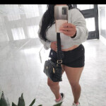 Latina - Hola soy una mujer colombiana con actitud positiva y encantada busco compartir momentos agr