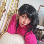 Morena de 25 años atractiva y