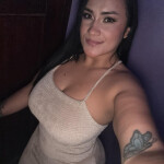 Yiyi colombiana morena recién llegada a Valencia