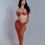 MIA venezolana - Hola amor mi nombre es Mía soy una venezolana de 25 años permíteme y . Mis sin enga