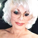 Muy - Soy una madura guapísima con educación y mucha pasencia.Si un día qeres relajarte io soy tú so