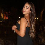 Jovencita tierna y divertida