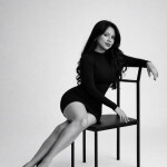 Luna morena deslumbrante Dazzling brunette moon