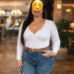 Mujer madura femenina y con encanto