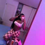 Morena extrovertida y cariñosa