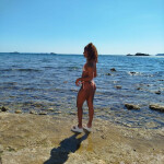 JOVENCITA LATINA IRRESISTIBLE Y DIVERTIDA EN IBIZA