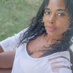 LATINA CON BELLAS CURVAS EXOTICA EN ROSES .