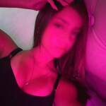 JOVENCITA TIERNA Y DIVERTIDA PRIMERA VEZ EN ESTA BELLA ISLA.