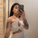 Jovencita latina nueva en la zona