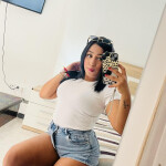Morena que quiere divertirse y