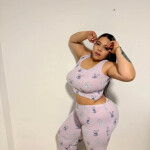 Gordi buena 22 años - Chica latina disponible las 24h Sarahy 22 años estaré en Pineda de Mar Estaré 