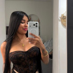 Hermosa morena sensación ral