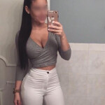 ENCANTADORA Y   ARDE DE MUJER DE FINAS CURVAS