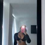 Morena de piernas s - Hola cariño soy Alejandra una dulce joven de 23 años cariñosa y amable soy una