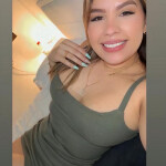 Y - Hola mis amores estamos de visita por tu ciudad visitamos en nuestro piso privado y cómodo pasar