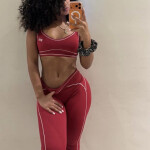 Colombiana - Hola soy una morena de 25 años y con una energía que se te mete en la cabeza desde la p
