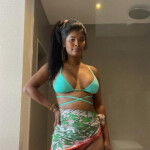 Brasileña bronceada y cariñosa