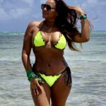 Hellen - Hola mis amores soy Hellen una brasileña exótica piel canela curvas y carita Angelical. Enc