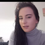 Aceite de coco - Chica joven guapa y elegante con clase y buenos modales. educada y muy dispuesta a 