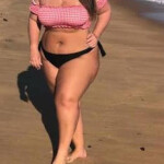 Morena guapa nueva en la zona... Curvy