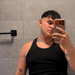 Chico bisexual tatuado