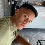 Venezolano - Hola soy Matheo un joven latino Soy esbelto mido 1.77. pulcro espontáneo y muy . He ven