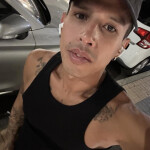 Yon - Hola mi nombre es Yon chico venezolano de 26 años nuevo en la cuidad. Delgado atlético y con m