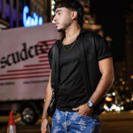 Chico Latino Joven - Hola soy Andrés soy un chico colombiano recién llegado a tu país con muchas gan