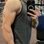 JOSÉ INFORMÁTICO MASCULINO ENTUSIASTA DEL DEPORTE Y TECNOLOGÍA