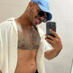 Leandro - Hola un soy Leandro un chico de 28 años de edad guapo serio y ofrezco completo de masaje y