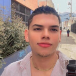 Chico Latino - Chico joven extrovertido carismatico del arte la música y la Historia.