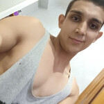 Colombiano acompañante masajista
